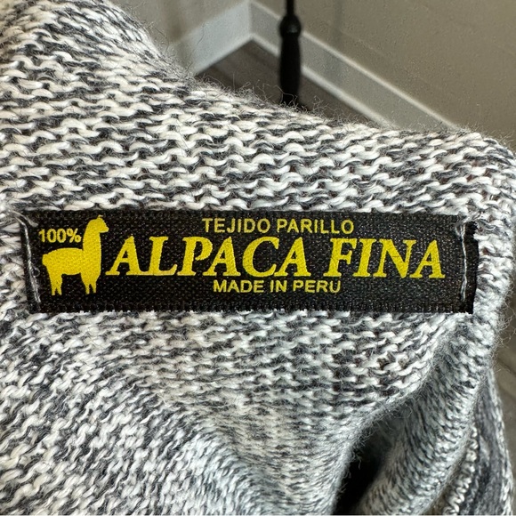 Tegido Parillo 100% Baby Alpaca Wool Gray Pullover Hoodie - Small - Picture 6 of 6
